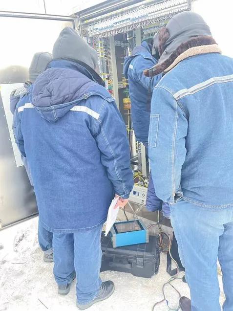 Outdoor Power Station Emergency Repair at-20 Degrees Celsius with KF83 Relay Tester